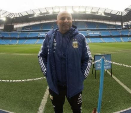 Paula Valenzuela partner Jorge Sampaoli in a stadium.